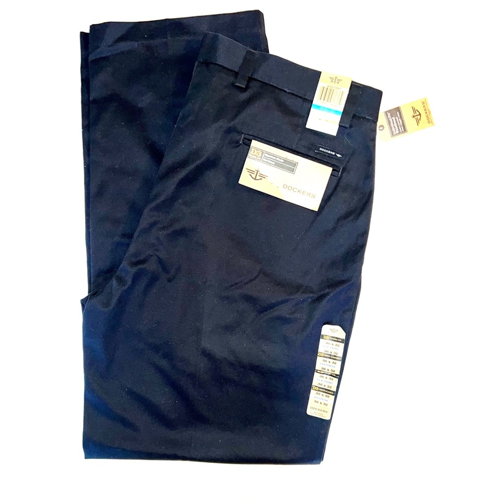 Dockers D3 Classic Fit Flat Front Black Khaki 36 x 32” NWT